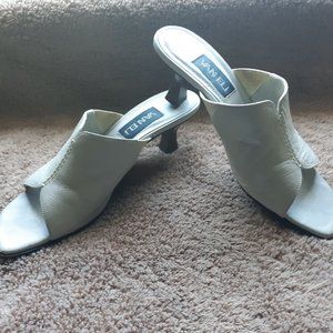 Vaneli creme sandel